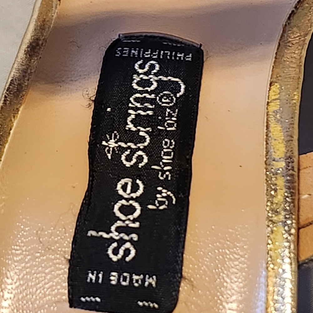 Vintage Shoe Biz Shoe Strings Gold Silver Bronze Slide Sandal Heels Size 8AA Box - Picture 11 of 15